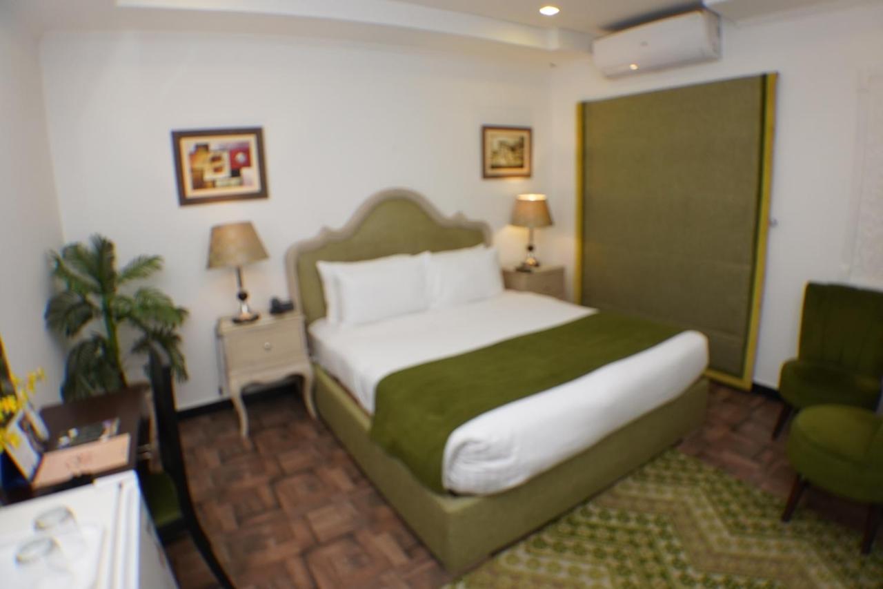Hotel Oban ลาฮอร์ ภายนอก รูปภาพ