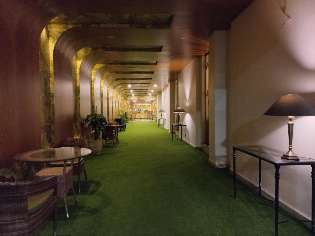 Hotel Oban ลาฮอร์ ภายนอก รูปภาพ