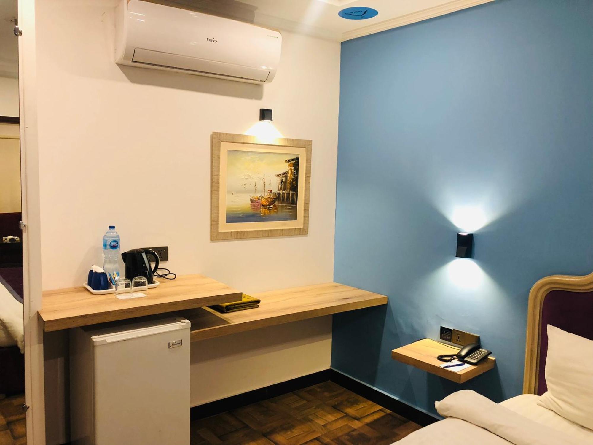 Hotel Oban ลาฮอร์ ภายนอก รูปภาพ