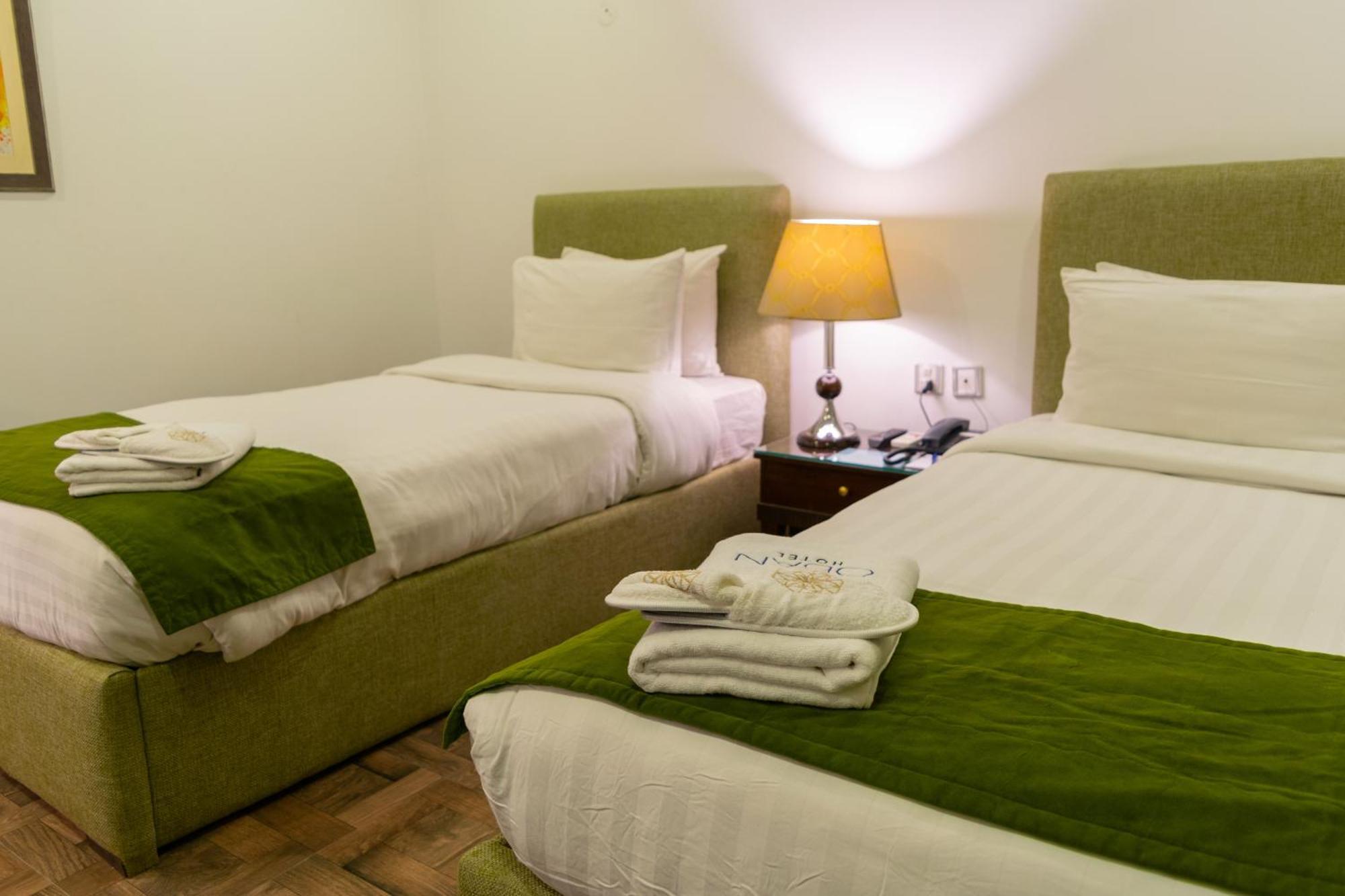 Hotel Oban ลาฮอร์ ภายนอก รูปภาพ