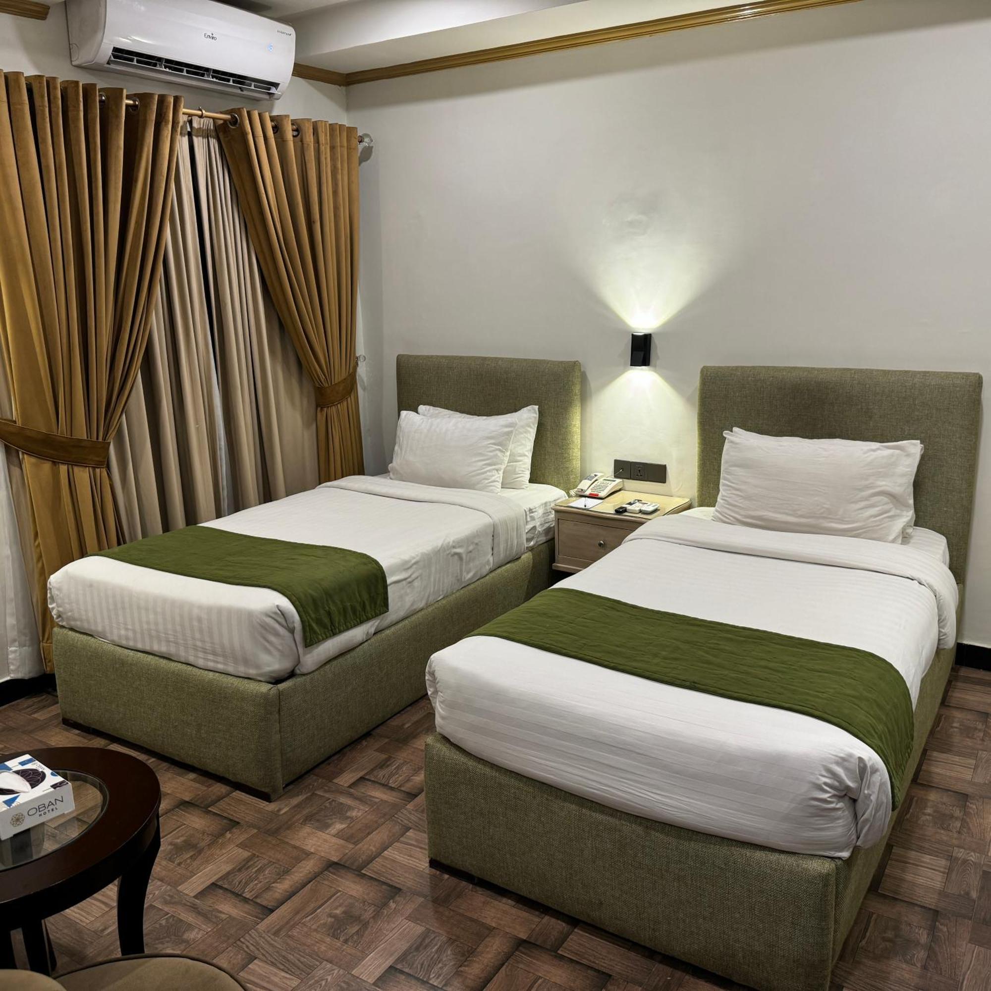 Hotel Oban ลาฮอร์ ภายนอก รูปภาพ